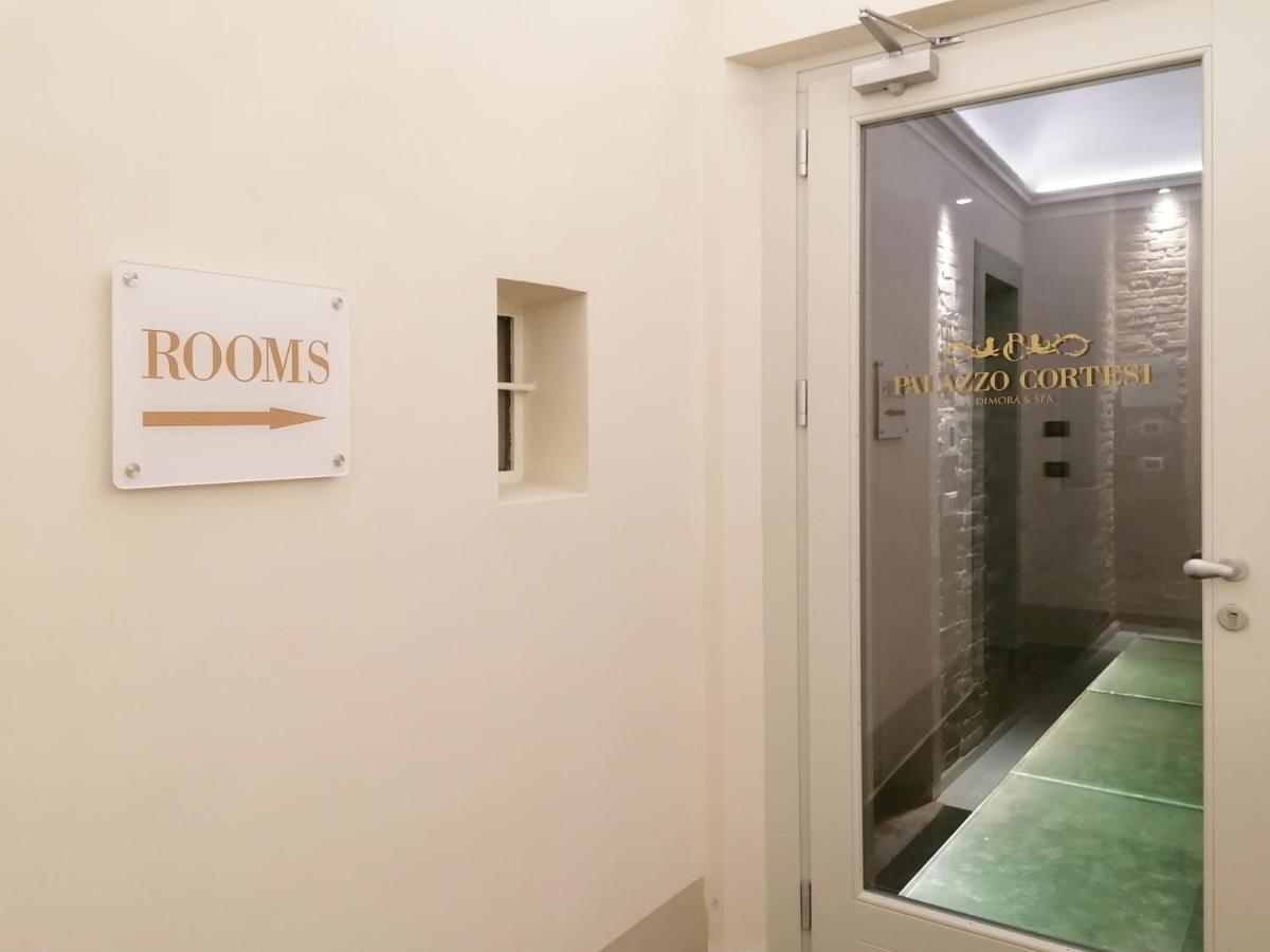 Palazzo Cortesi Macerata Bagian luar foto