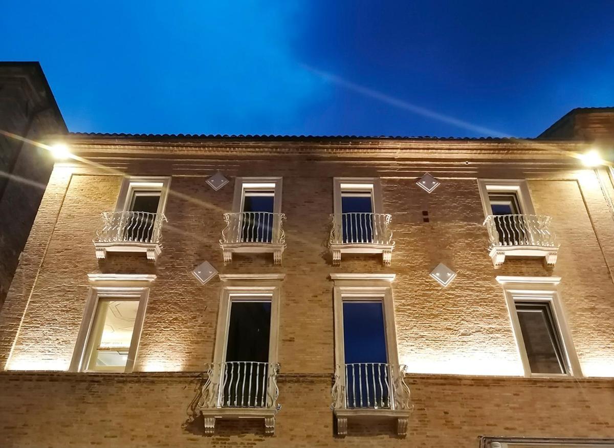 Palazzo Cortesi Macerata Bagian luar foto