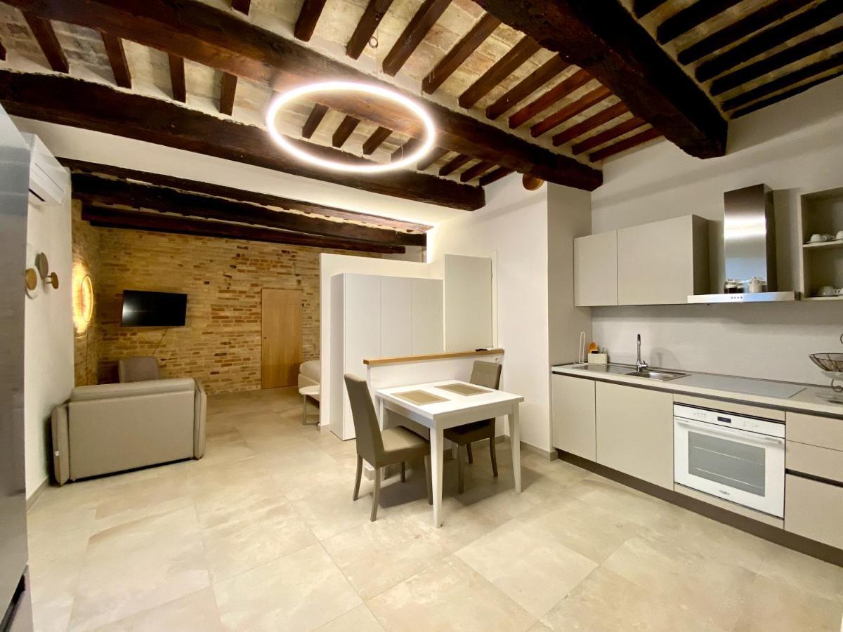 Palazzo Cortesi Macerata Bagian luar foto
