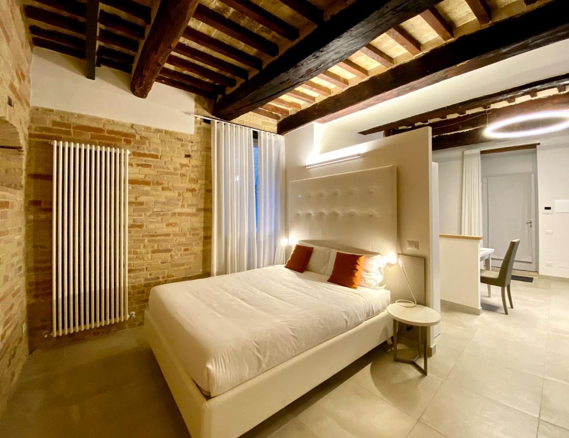 Palazzo Cortesi Macerata Bagian luar foto